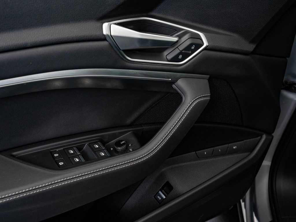 Used 2022 Audi e-tron Premium w/ Convenience Plus Package image 26