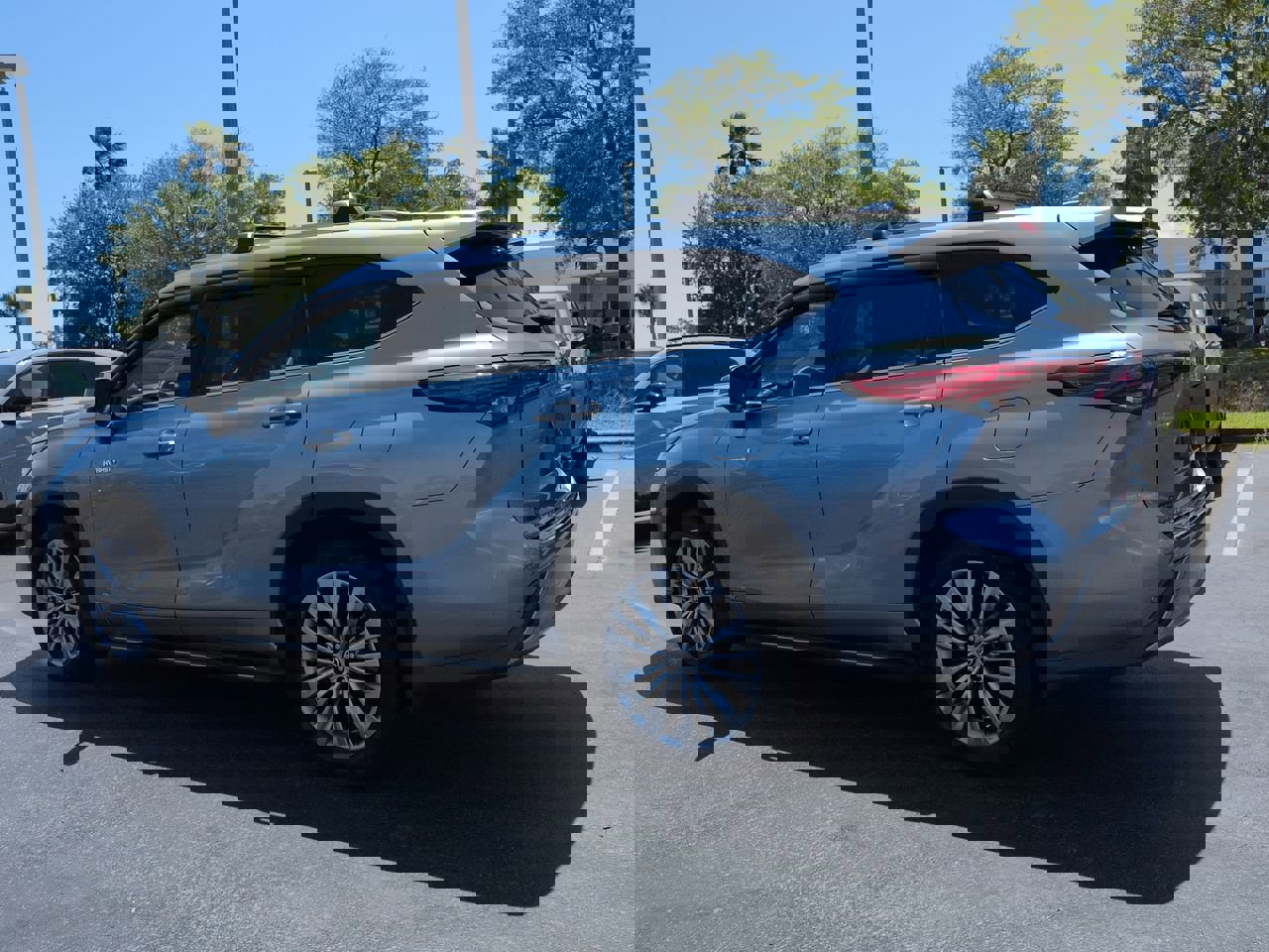 Used 2021 Toyota Highlander Platinum image 5