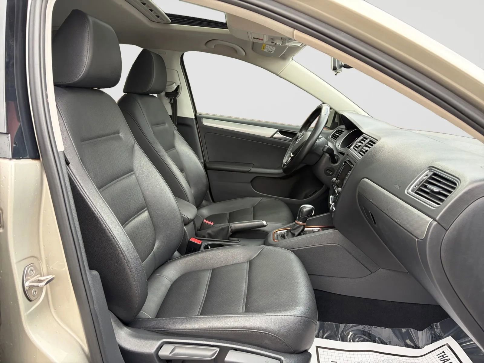 Used 2015 Volkswagen Jetta SE FWD image 18