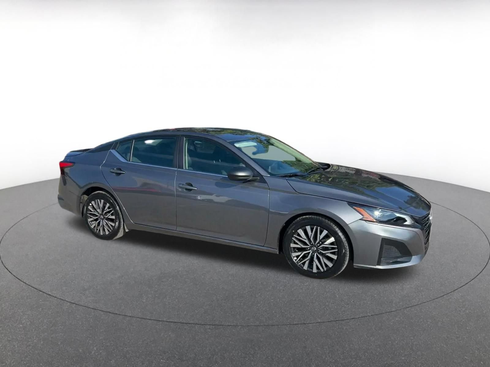 Used 2026 Nissan Altima 2.5 SV FWD image 2