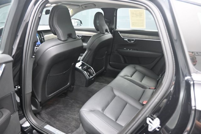 Used 2023 Volvo S90 B6 Plus AWD/4WD image 21