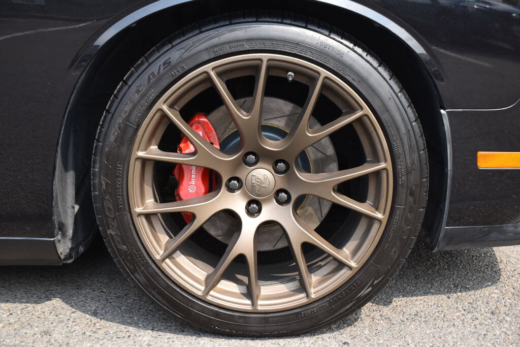 Used 2010 Dodge Challenger SRT8 w/ SRT Option Group II RWD image 27