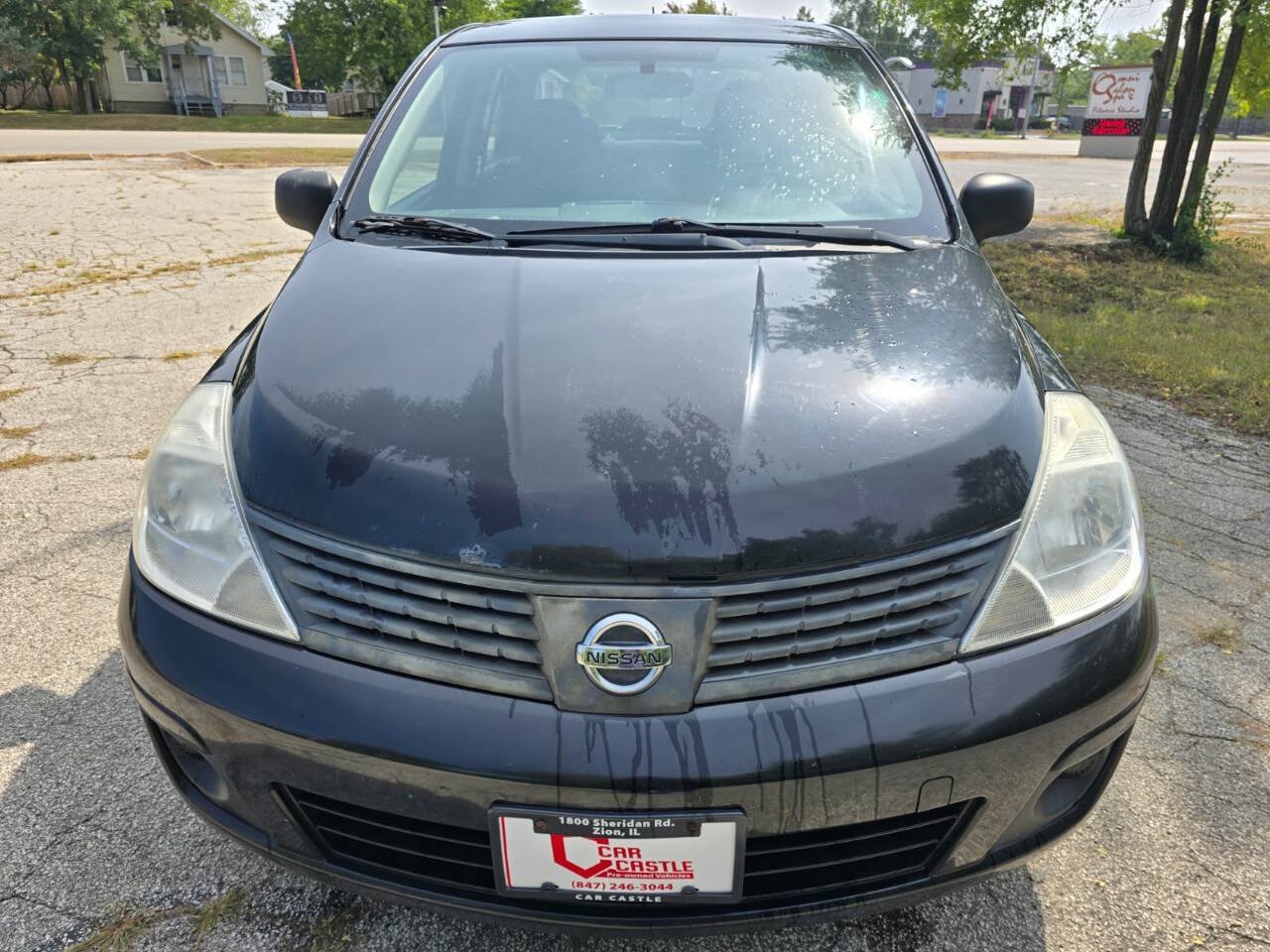 Used 2009 Nissan Versa Sedan FWD image 2