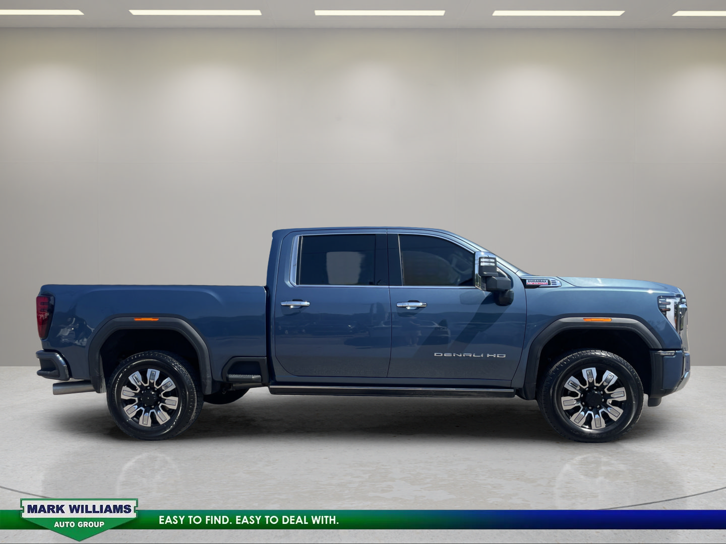 Used 2024 GMC Sierra 3500 Denali w/ Denali Reserve Package AWD/4WD image 3