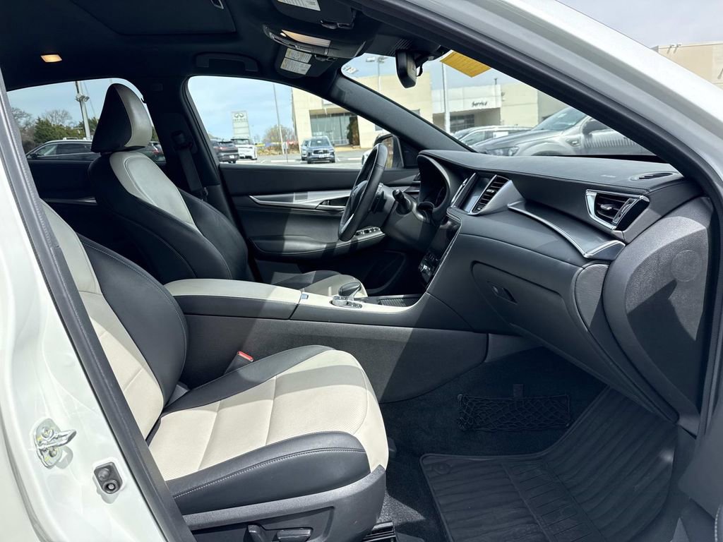 Certified 2023 INFINITI QX55 Luxe w/ Cargo Package image 18