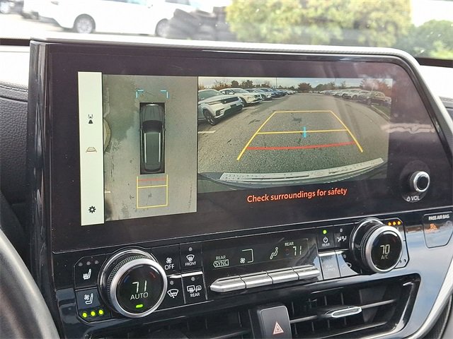Used 2023 Toyota Highlander Platinum image 19