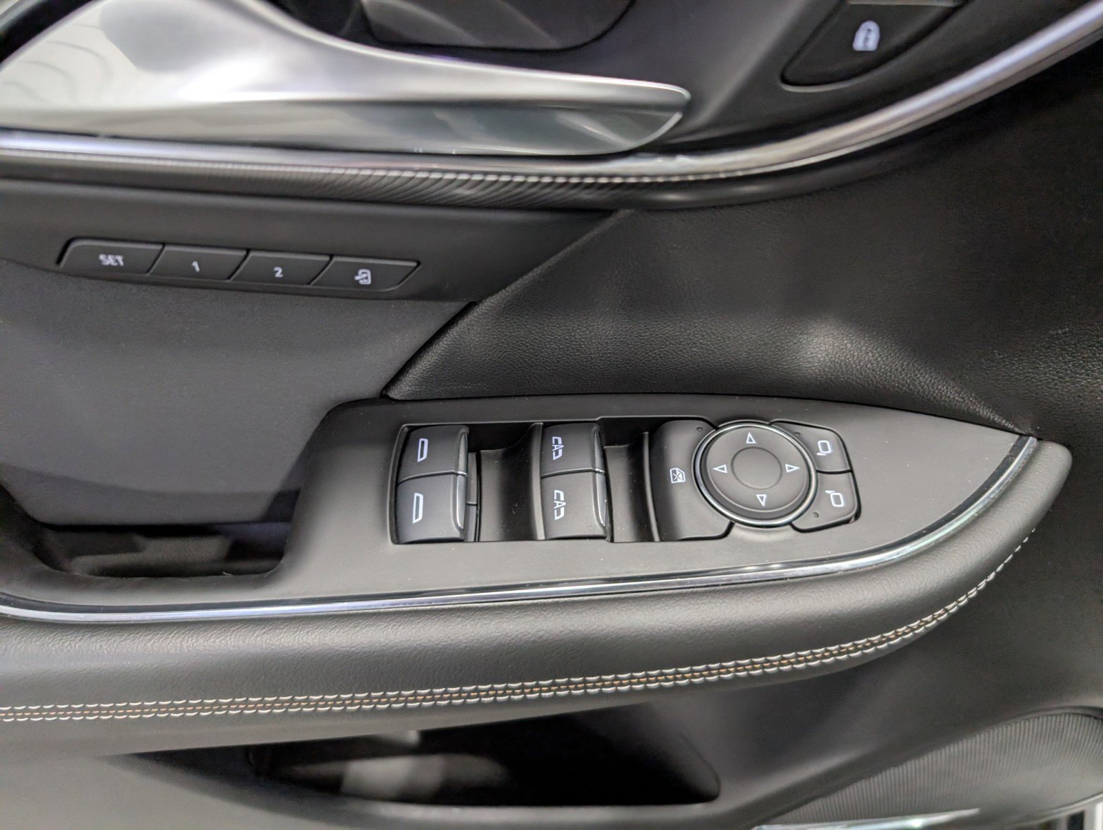 Used 2025 Buick Envision Sport Touring image 12