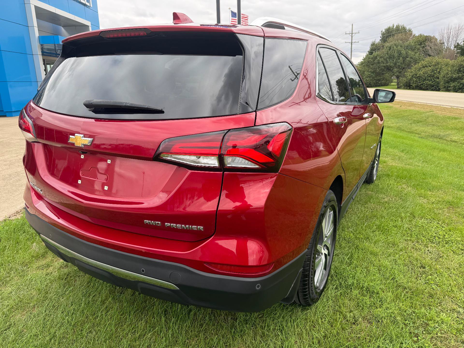 Certified 2024 Chevrolet Equinox Premier AWD/4WD image 7