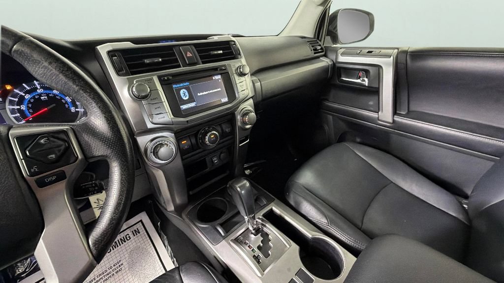 Used 2015 Toyota 4Runner SR5 AWD/4WD image 19