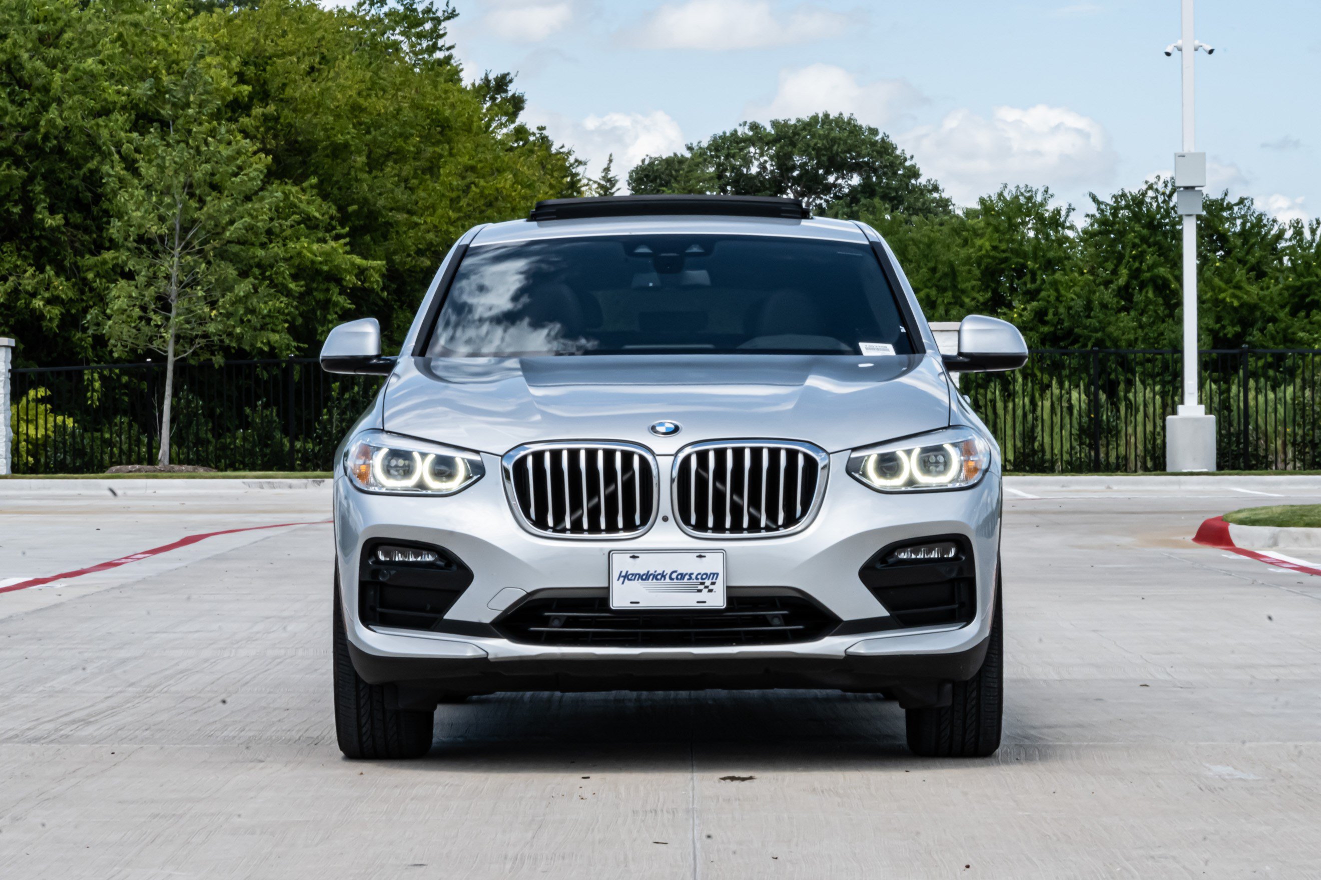 Used 2021 BMW X4 xDrive30i w/ Premium Package AWD/4WD image 3