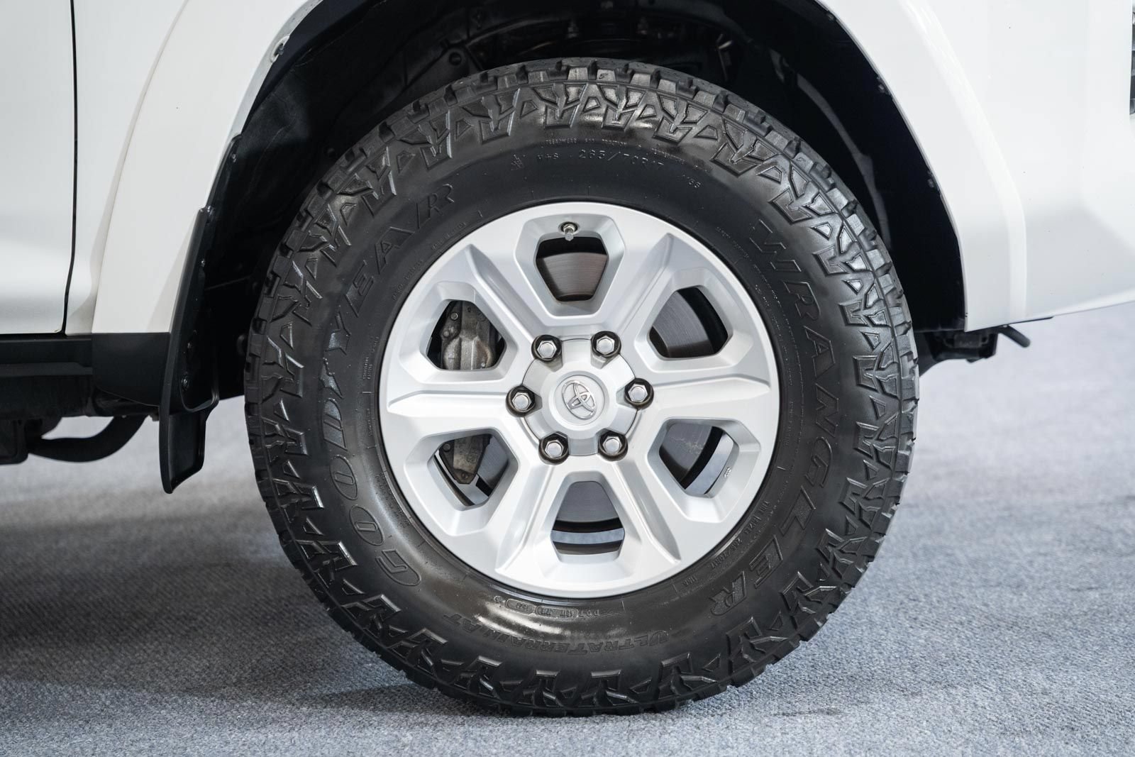 Used 2021 Toyota 4Runner SR5 AWD/4WD image 18