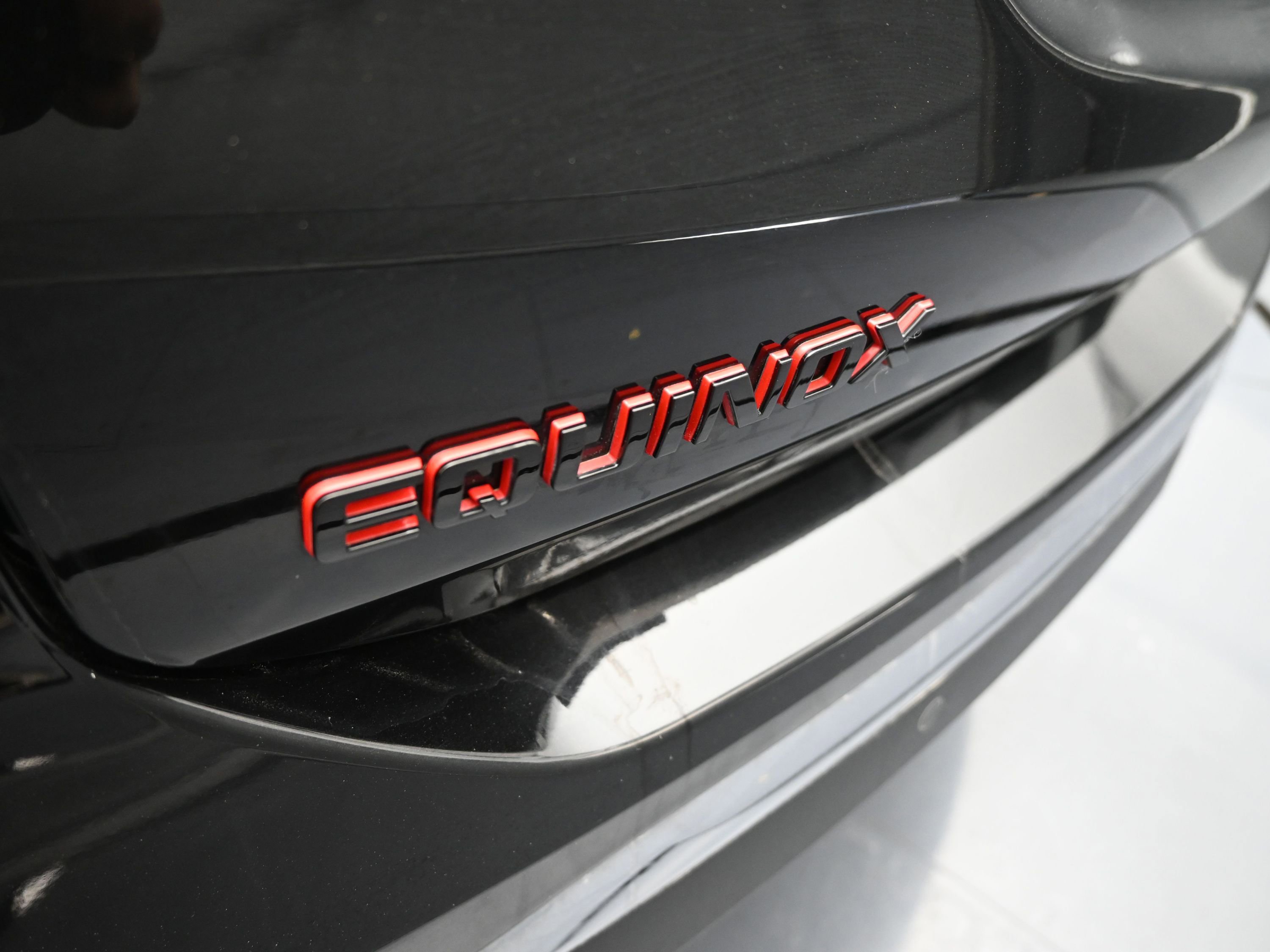 Used 2021 Chevrolet Equinox Premier w/ Redline Edition image 12