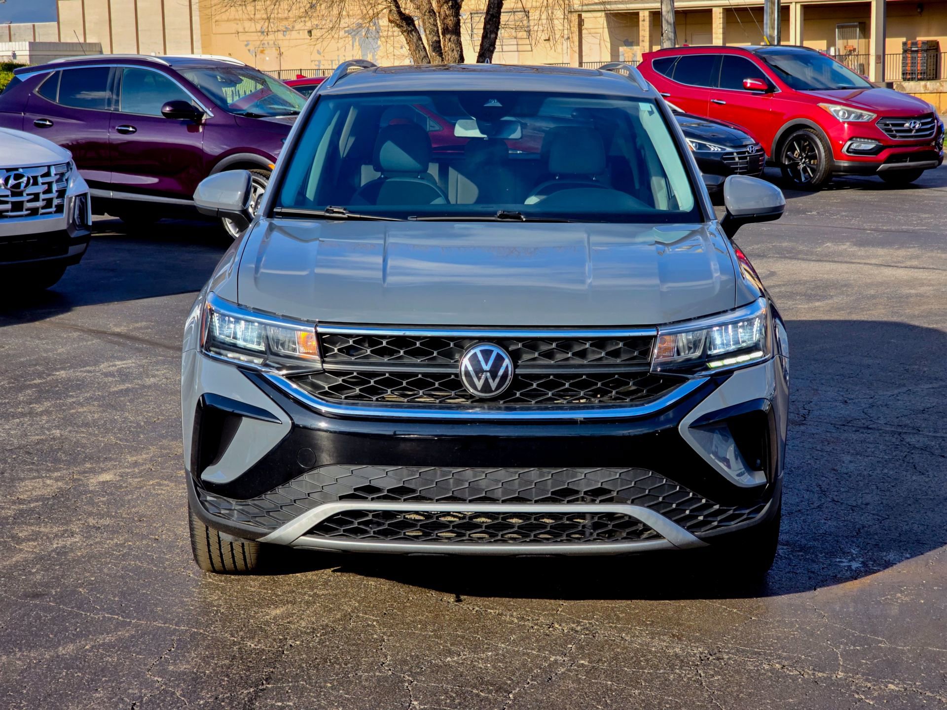 Used 2022 Volkswagen Taos SE image 4