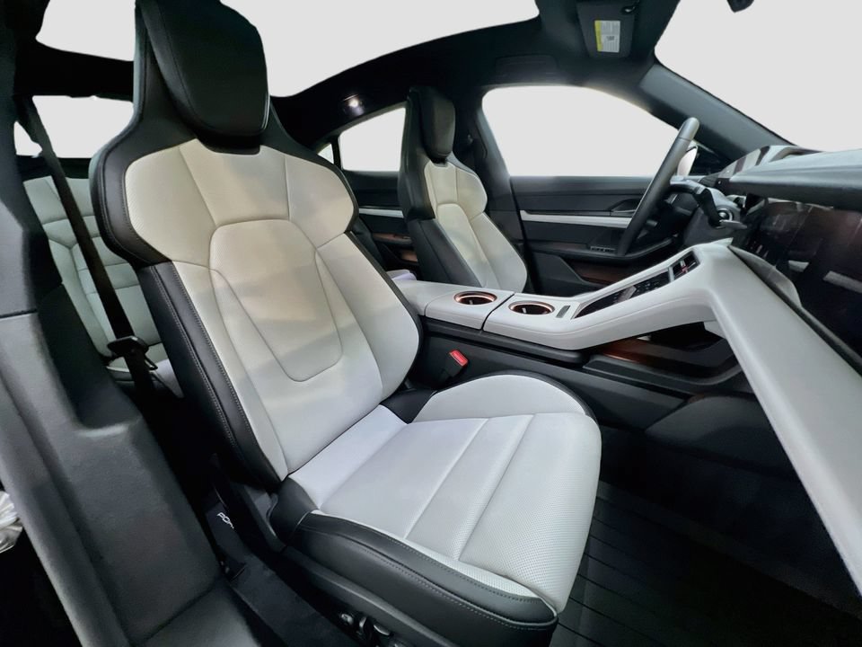 New 2026 Porsche Taycan RWD image 30