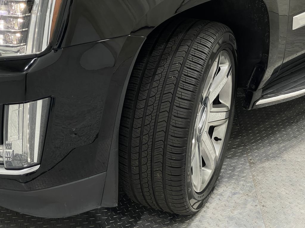 Used 2018 Cadillac Escalade Luxury image 39