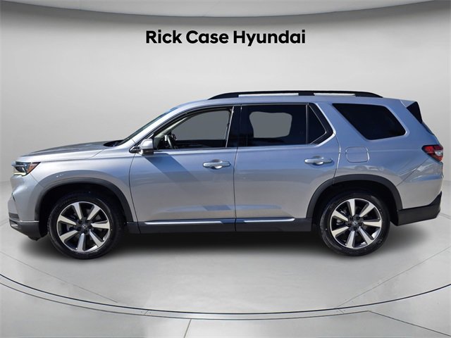 Used 2023 Honda Pilot Touring image 3