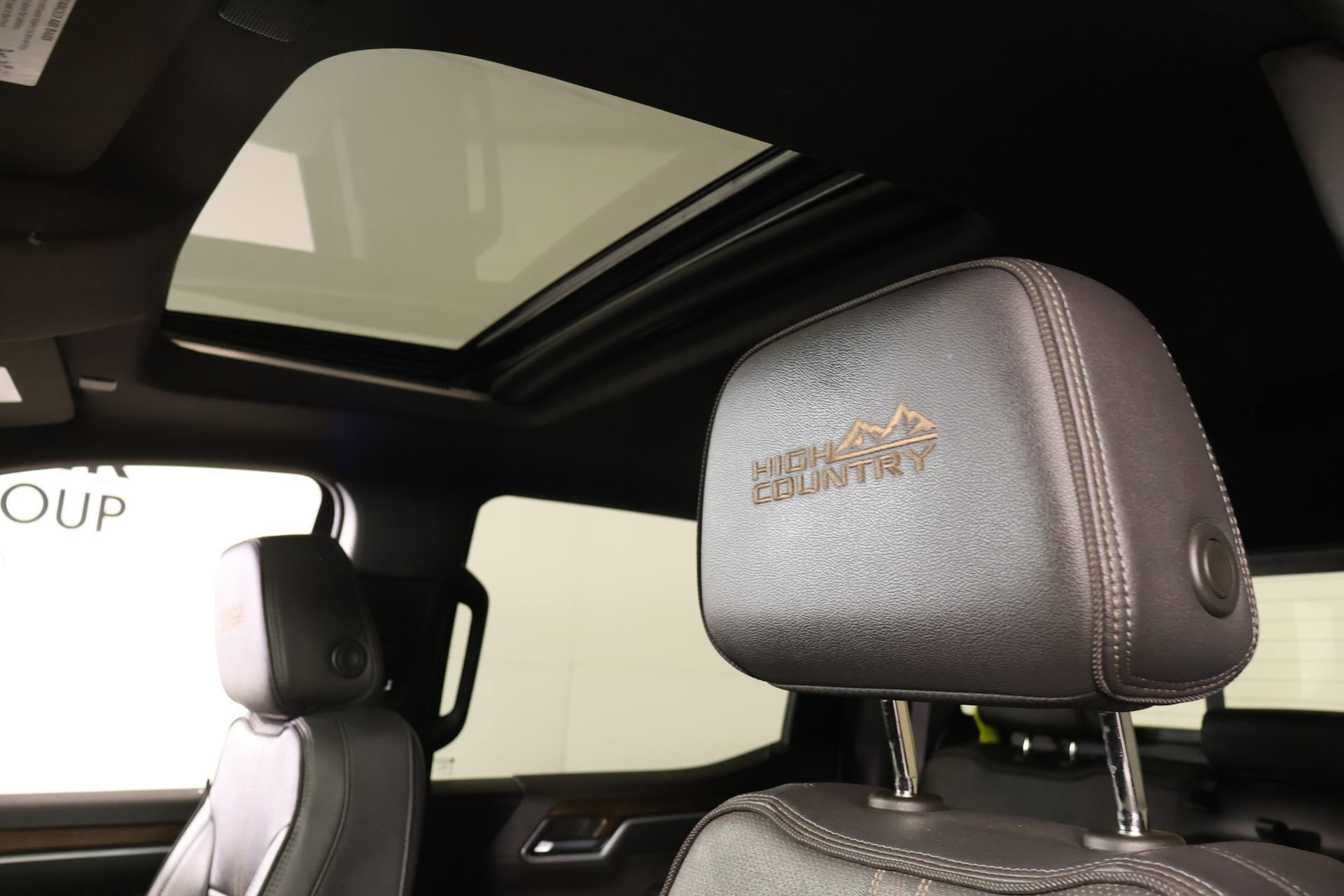 Used 2022 Chevrolet Silverado 1500 High Country w/ High Country Premium Package AWD/4WD image 16