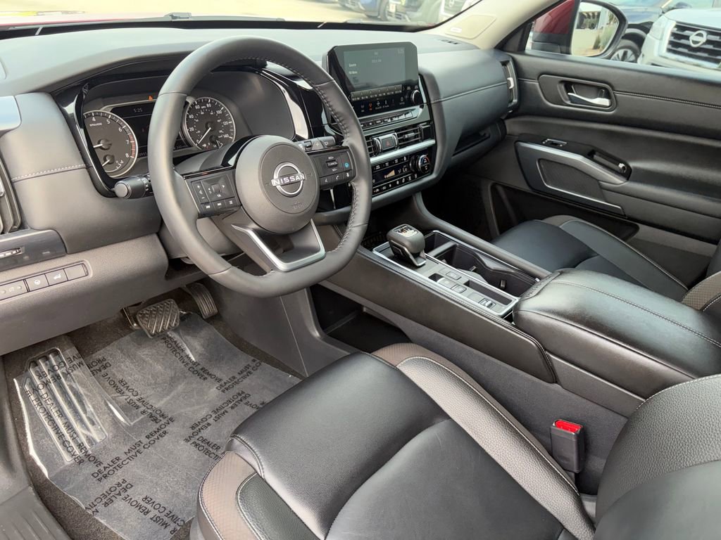Used 2024 Nissan Pathfinder SL w/ SL Premium Package FWD image 8