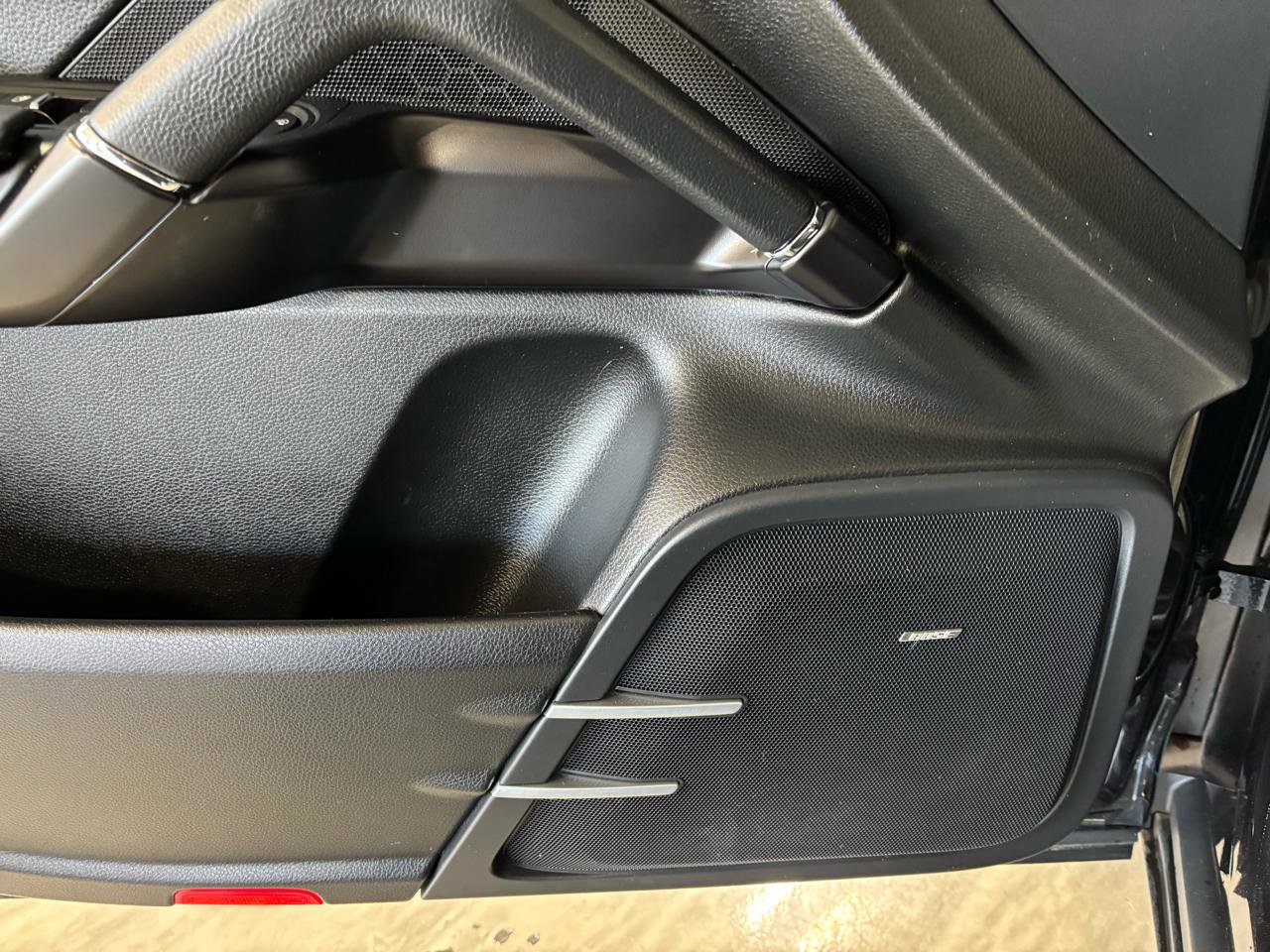 Used 2016 Porsche Cayenne AWD/4WD image 24