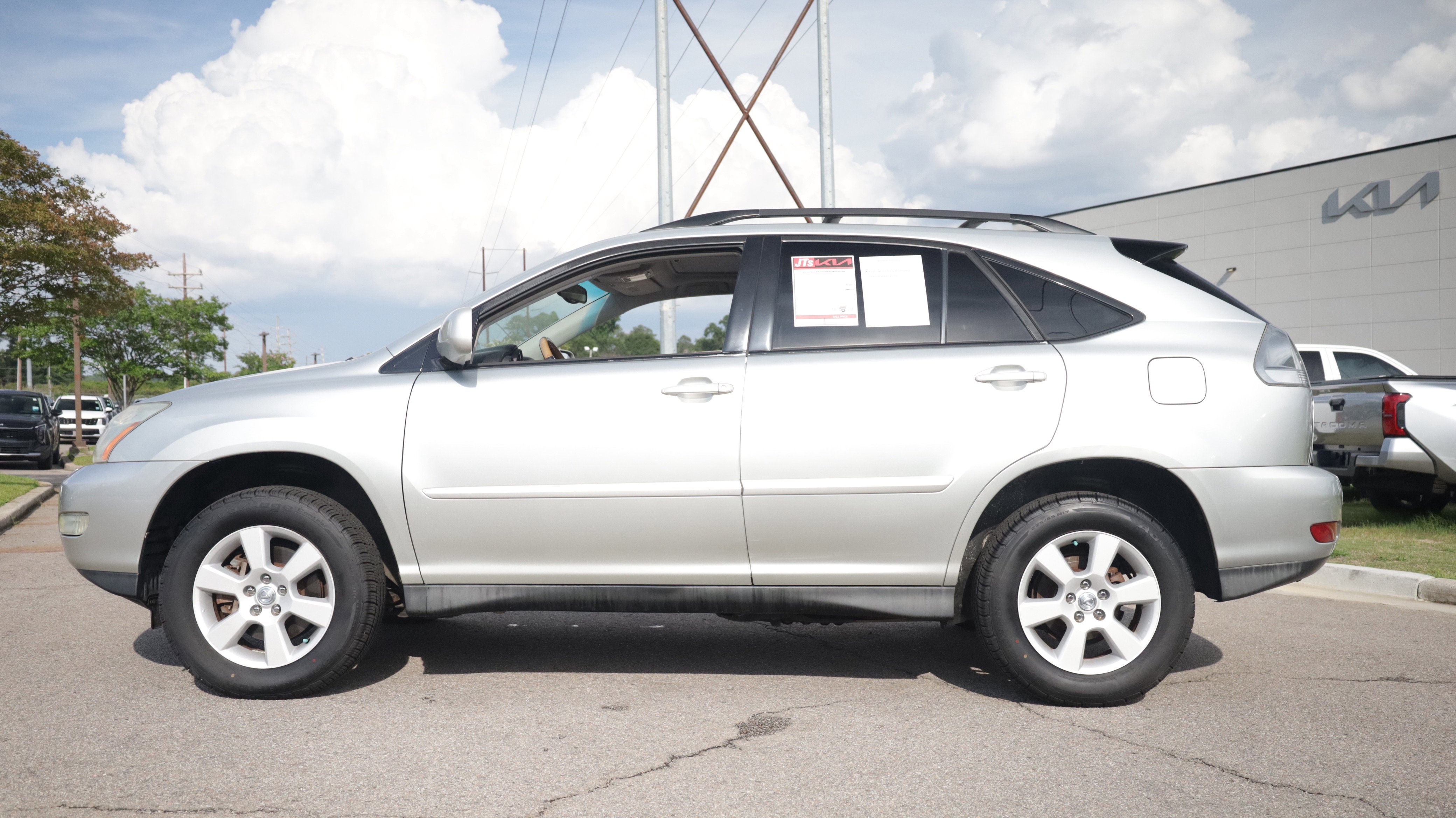 Used 2005 Lexus RX 330 AWD image 2