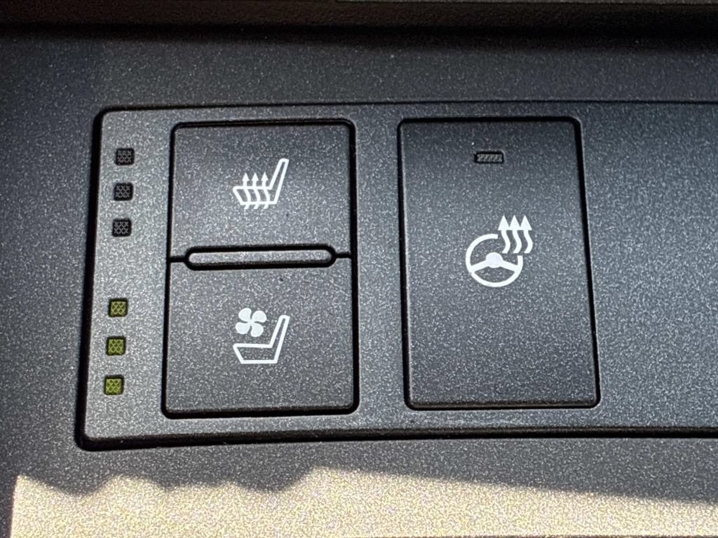 Used 2019 Lexus IS 300 AWD w/ Navigation Package image 31