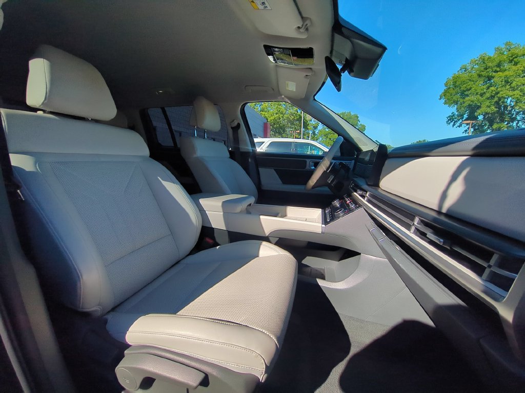 Used 2026 Hyundai Santa Fe SEL FWD image 31
