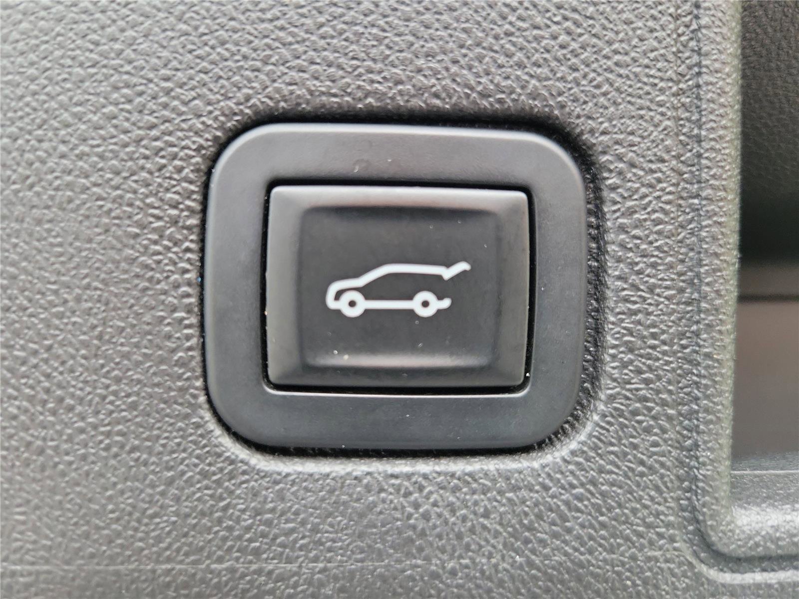 Used 2018 GMC Terrain SLE w/ Infotainment Package I image 9