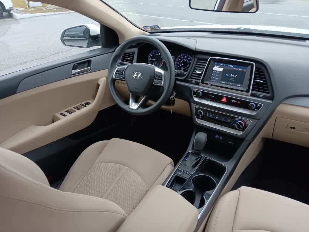Used 2018 Hyundai Sonata SE w/ Cargo Package image 16