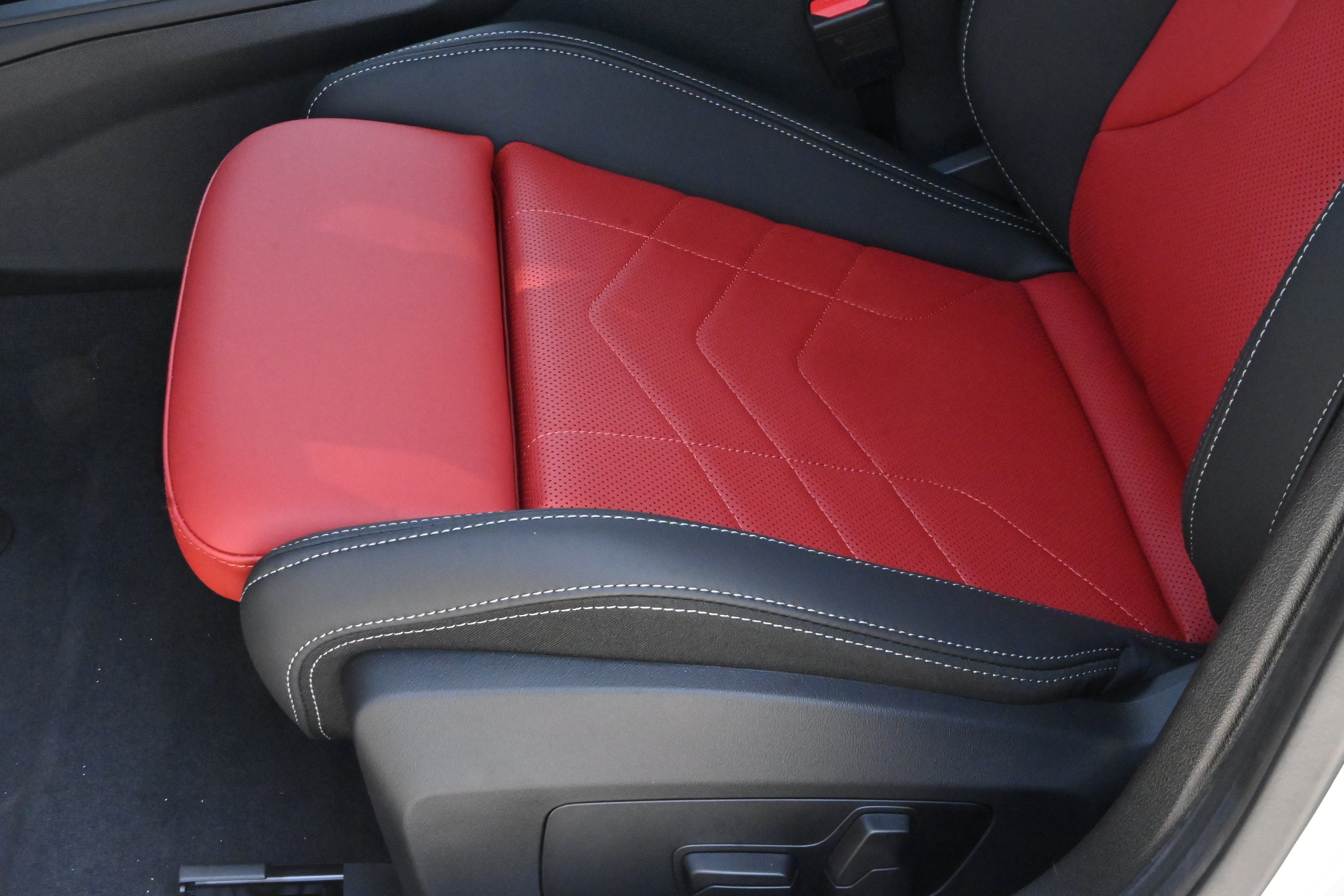 New 2026 BMW 228i w/ Technology Package FWD image 28