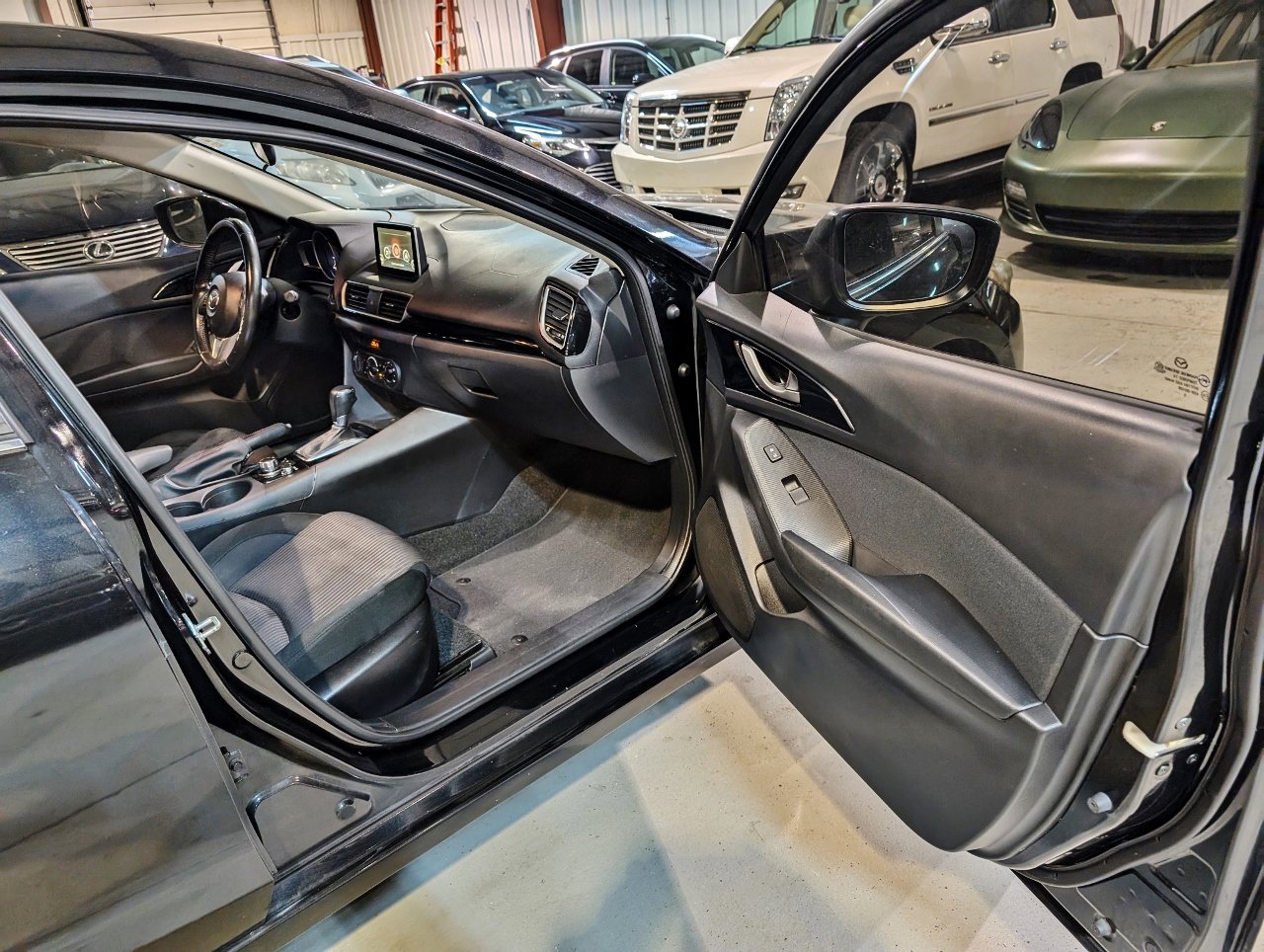 Used 2016 MAZDA MAZDA3 i Touring image 26