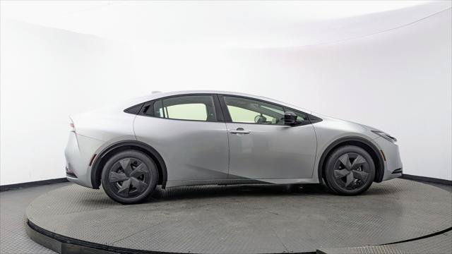 Used 2023 Toyota Prius LE FWD image 9