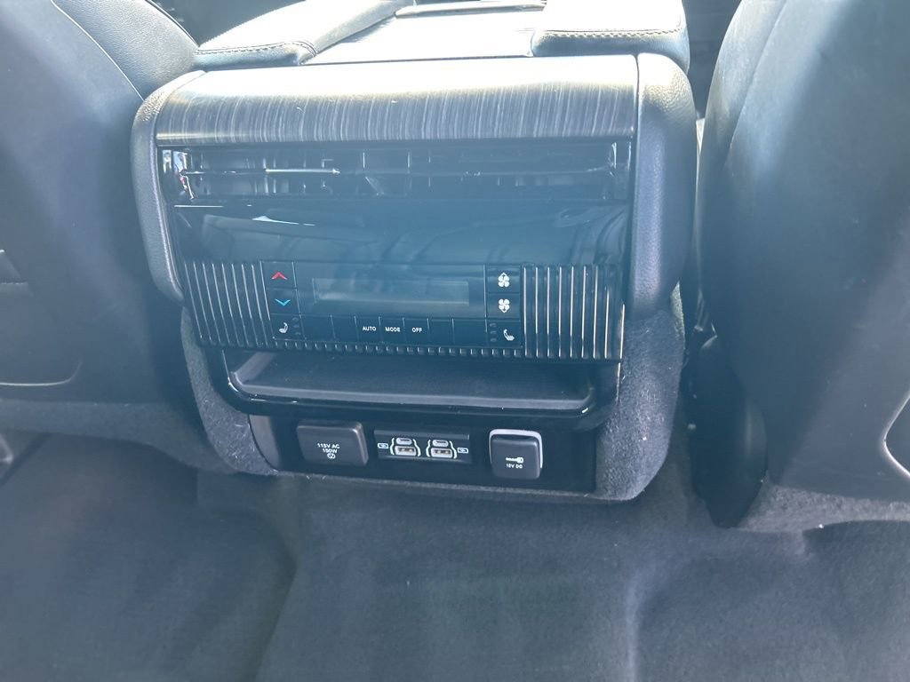 Used 2023 Jeep Wagoneer Series III w/ Preferred Equipment Group image 23