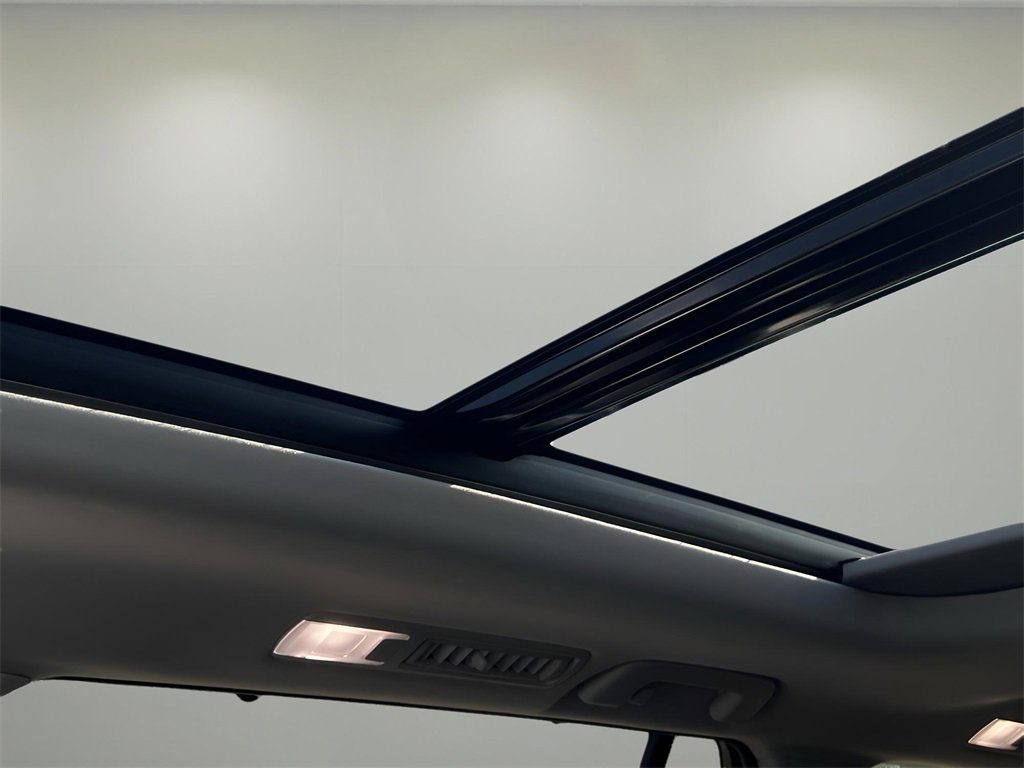 Used 2025 Toyota Grand Highlander FWD image 23