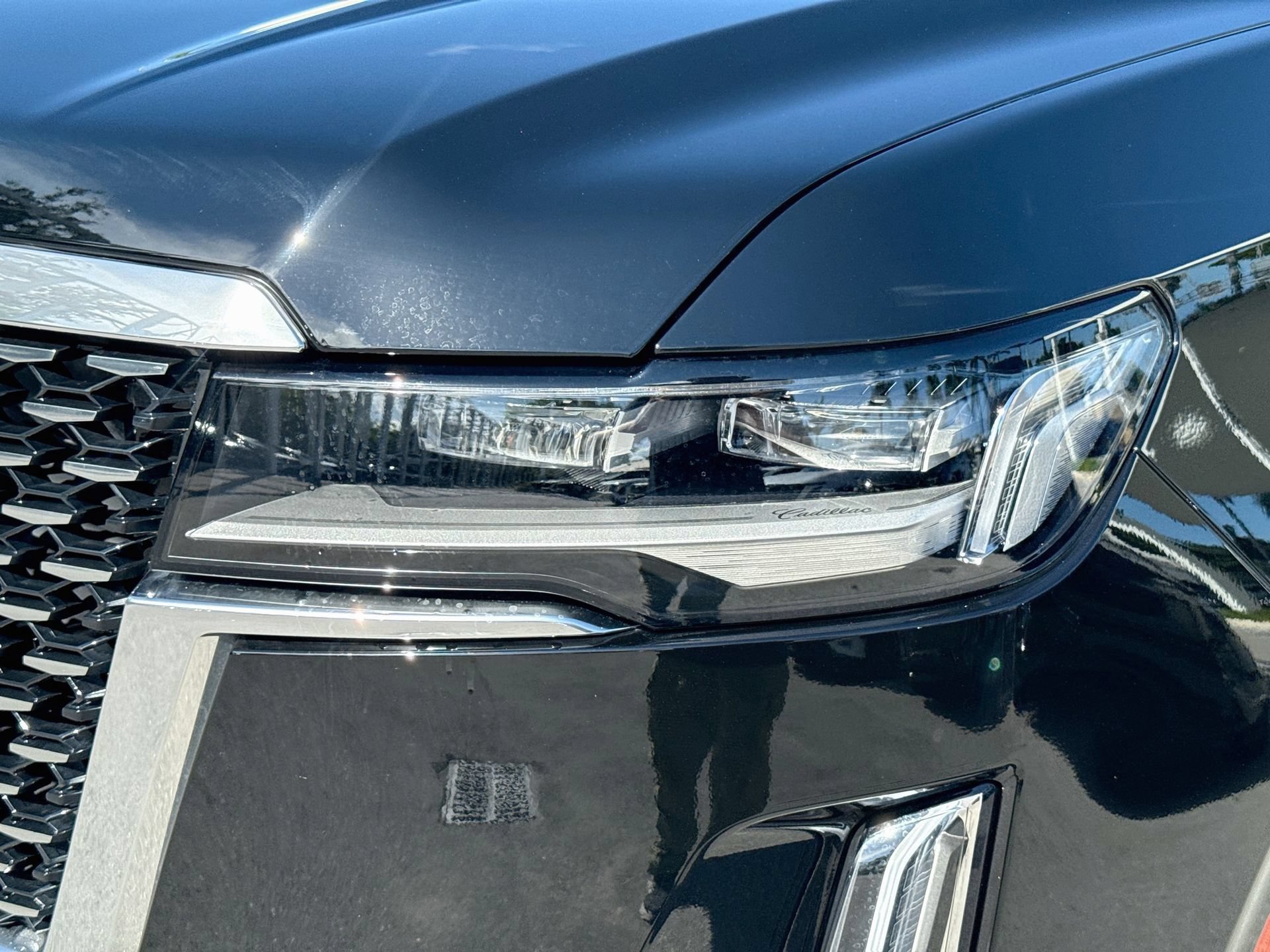 Used 2024 Cadillac Escalade Luxury AWD/4WD image 9