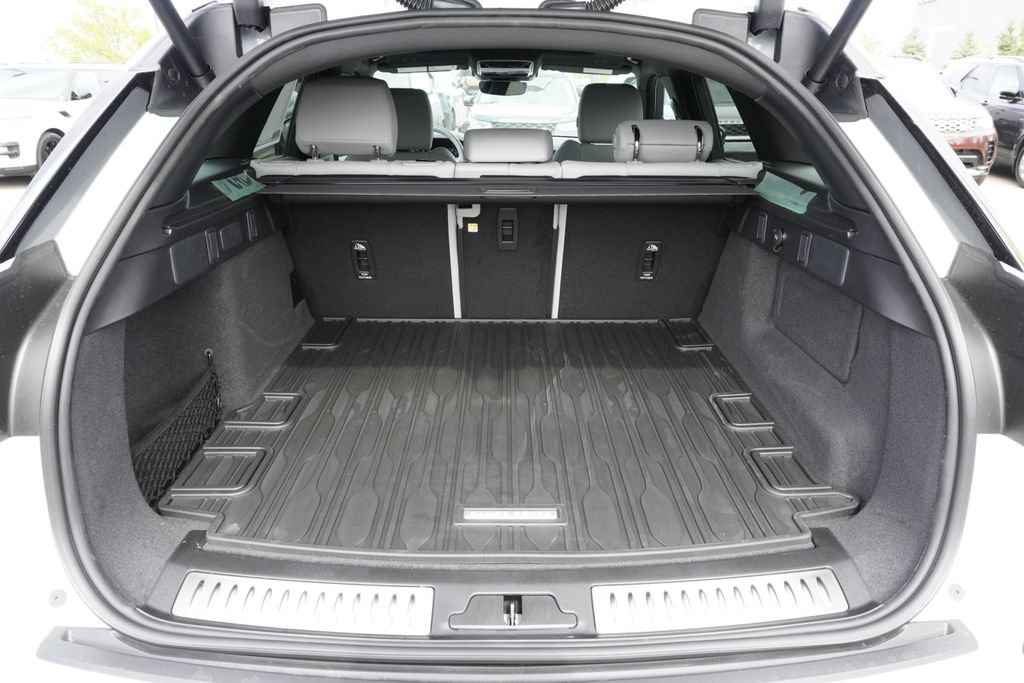 New 2026 Land Rover Range Rover Velar S AWD/4WD image 31