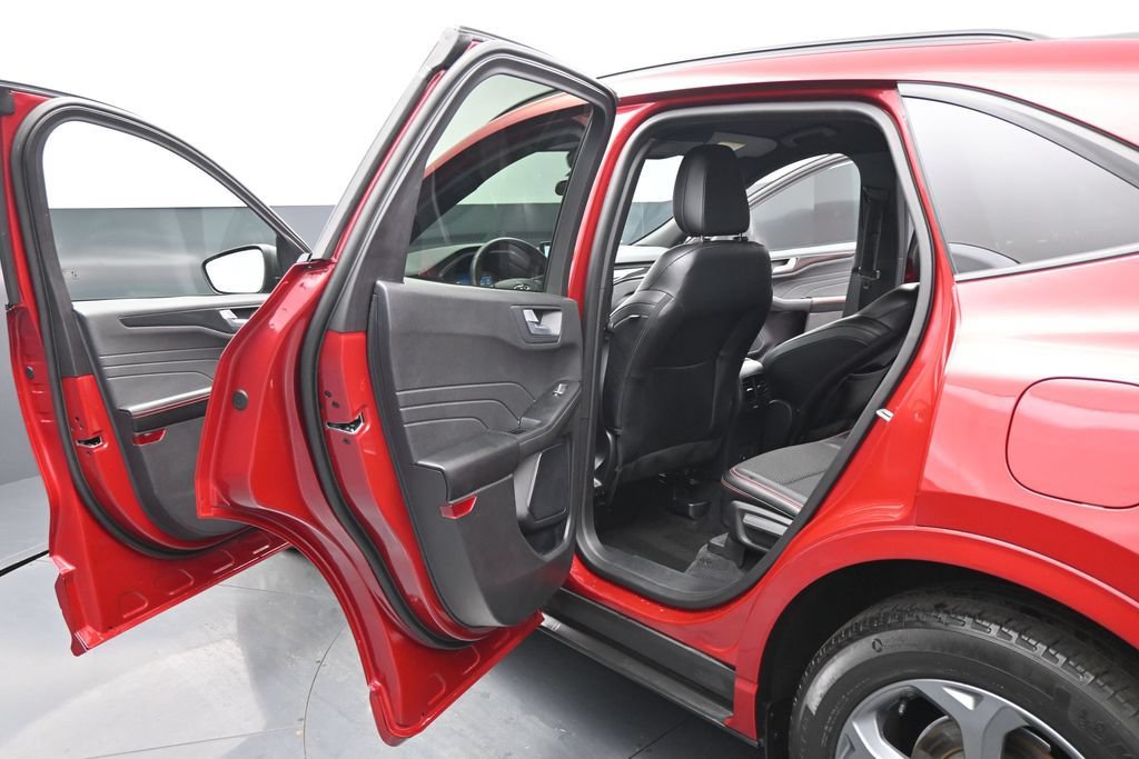 Used 2023 Ford Escape ST-Line w/ Tech Pack #1 FWD image 18