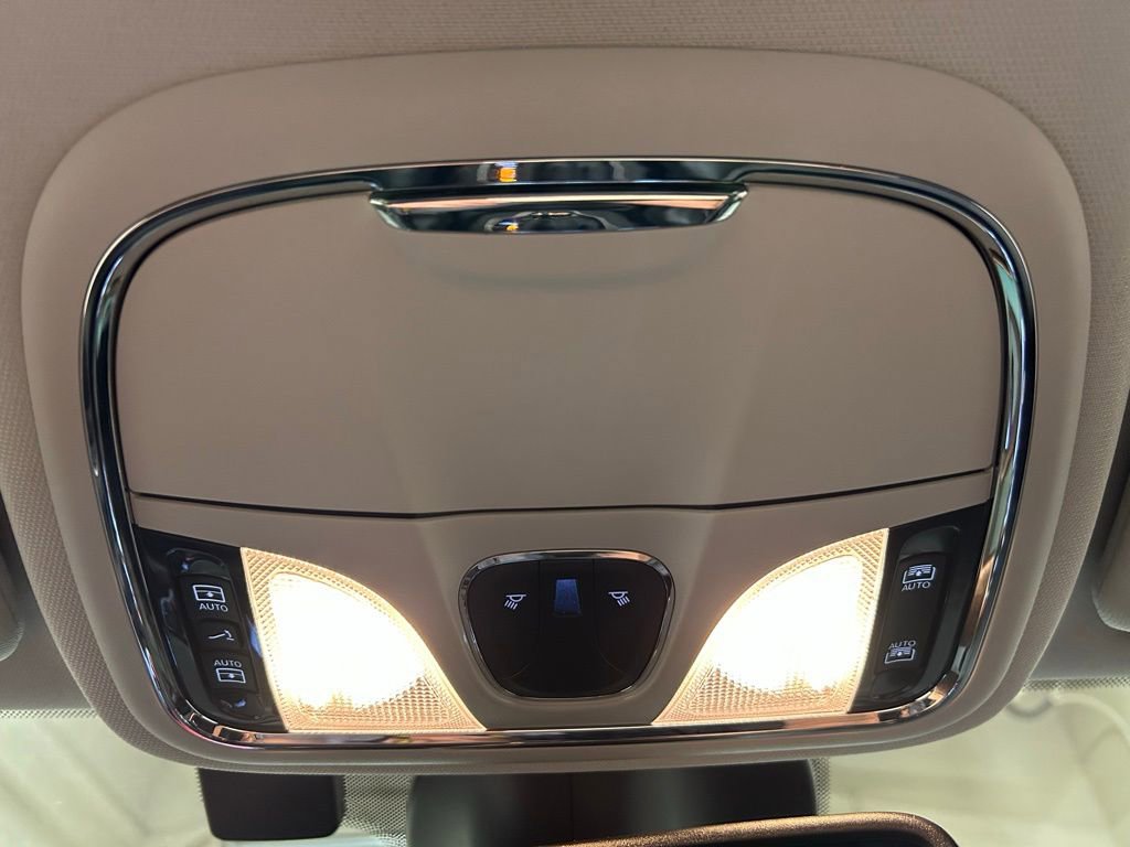 Used 2022 Jeep Cherokee Limited image 26