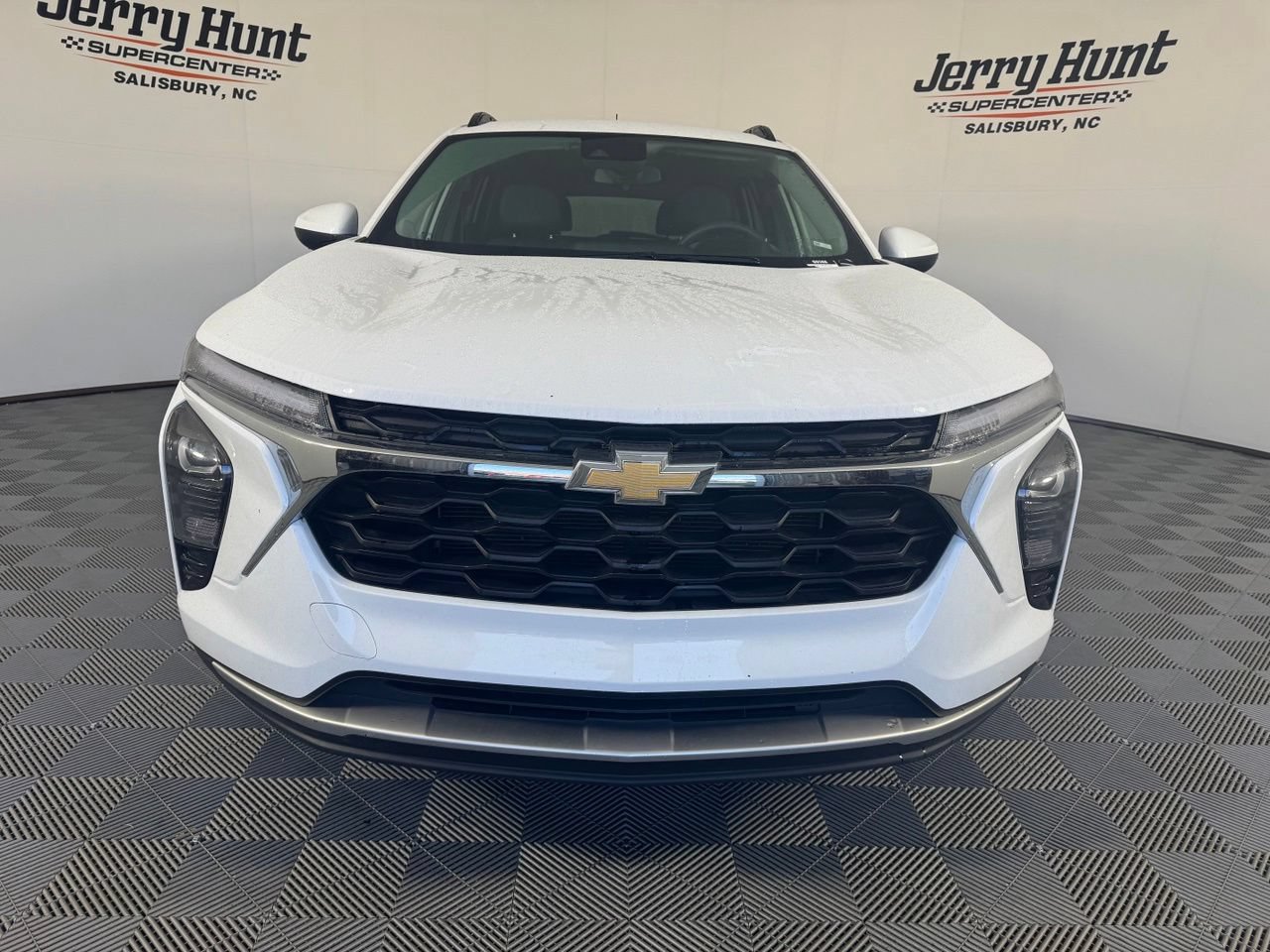 Used 2024 Chevrolet Trax LT FWD image 5