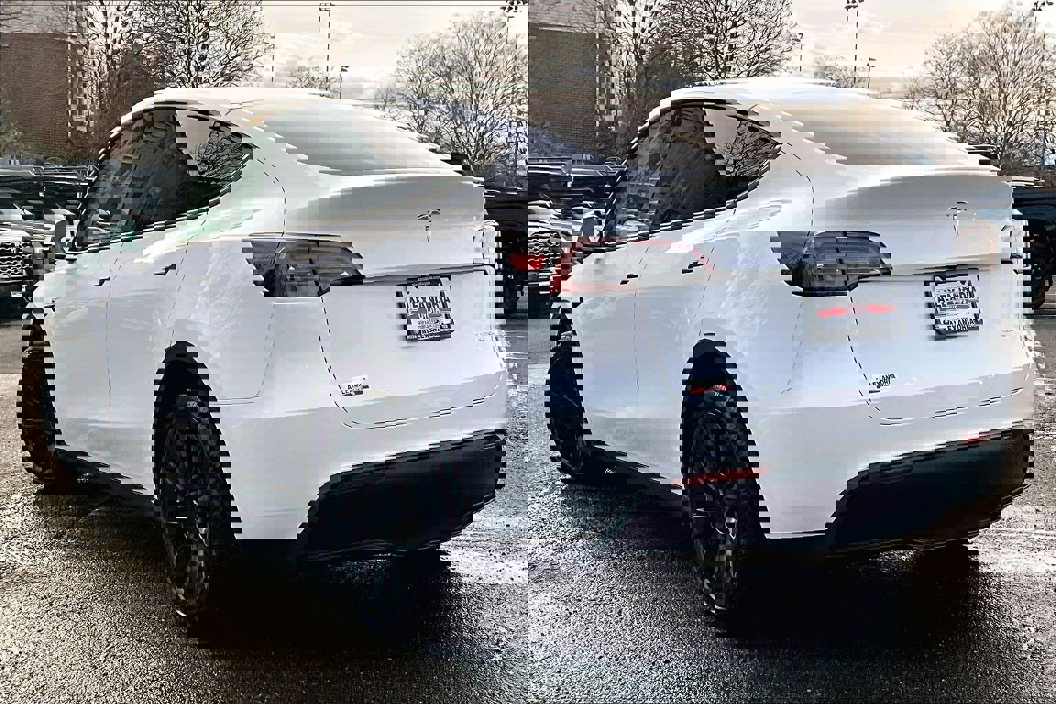 Used 2023 Tesla Model Y Long Range image 11