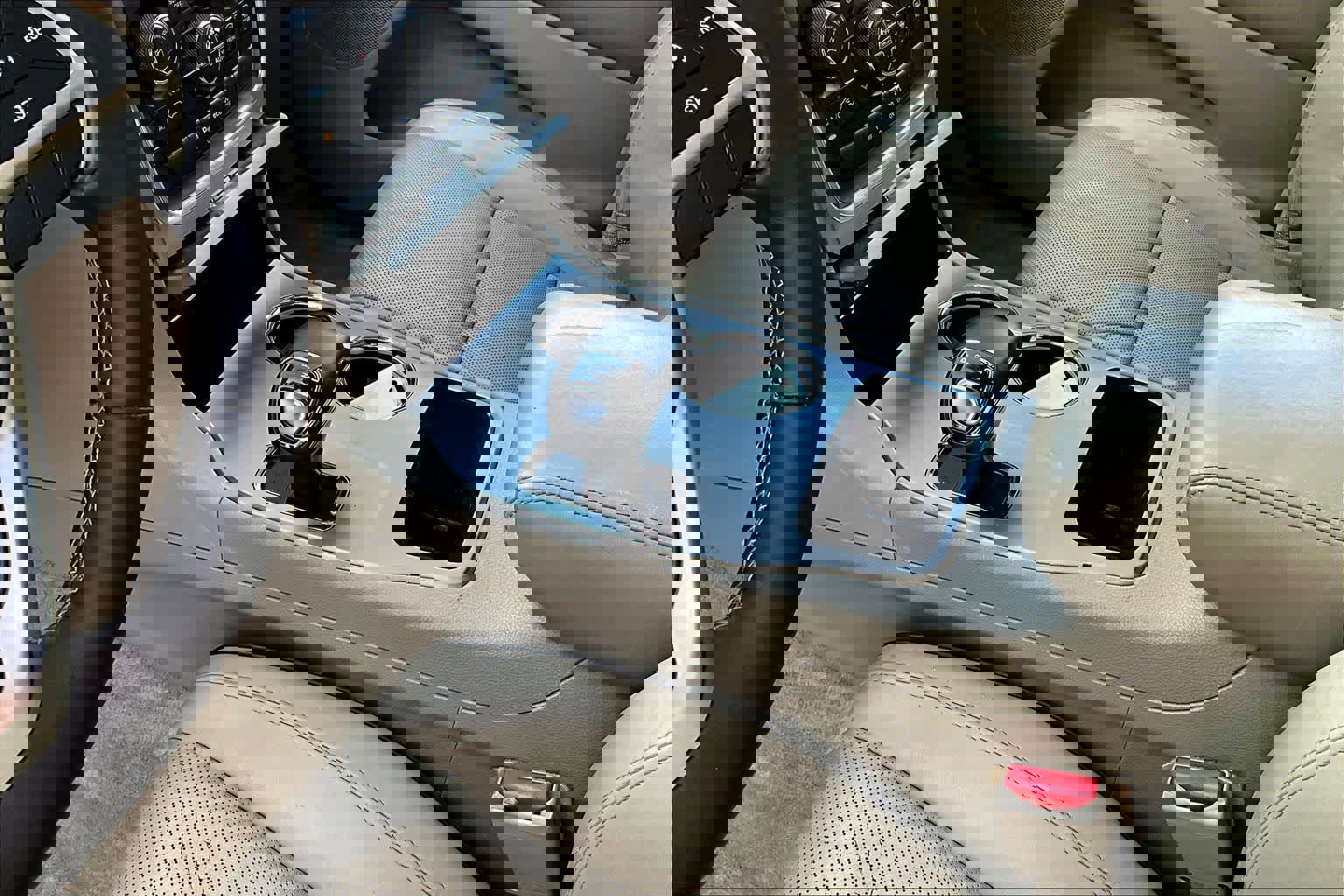 Used 2015 Jeep Grand Cherokee Overland image 17