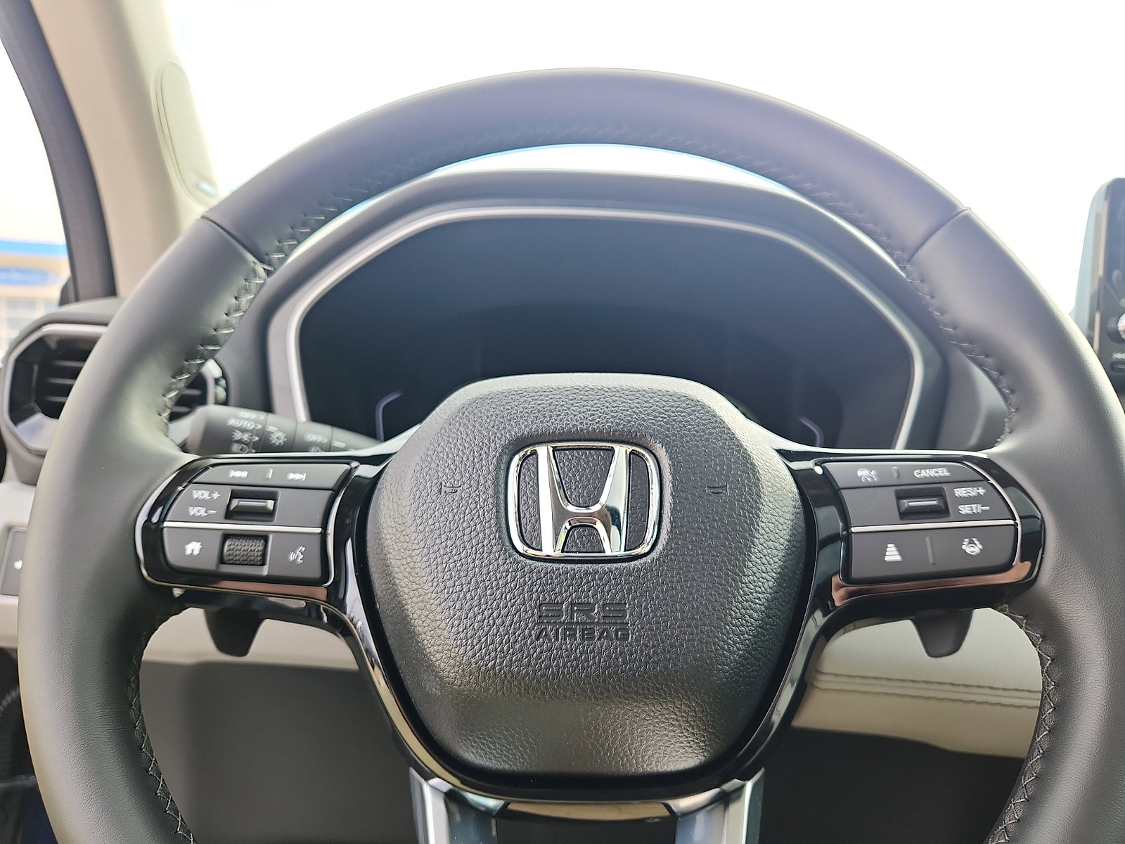 New 2025 Honda Pilot Touring image 15