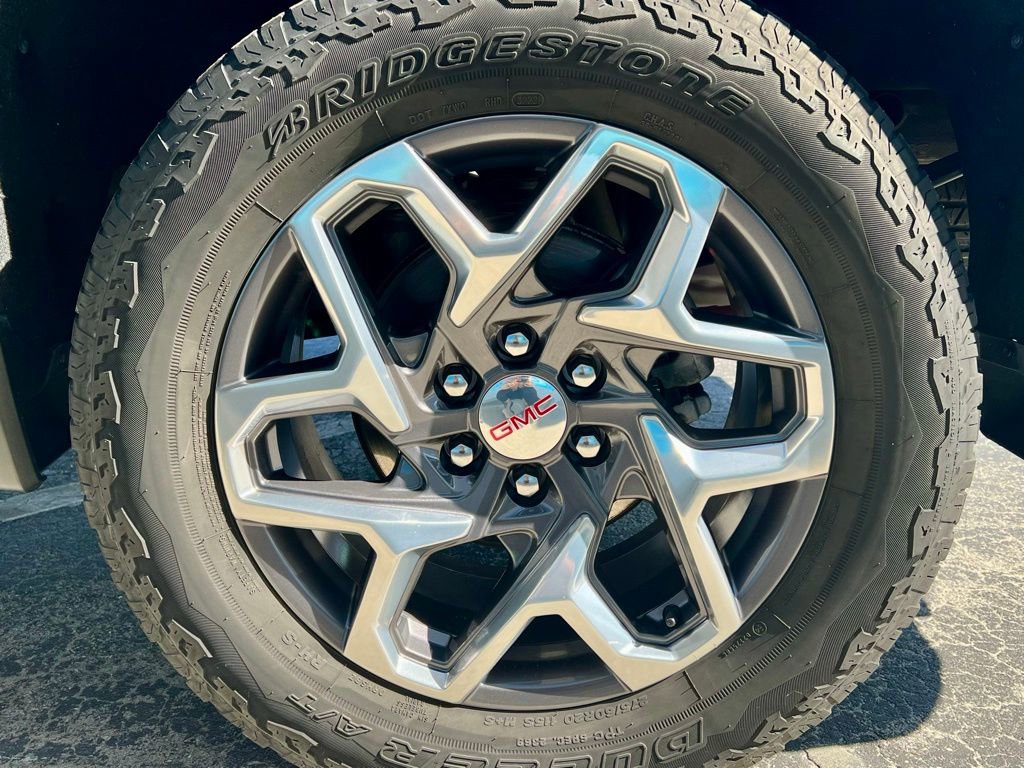 Used 2022 GMC Sierra 1500 SLT AWD/4WD image 18
