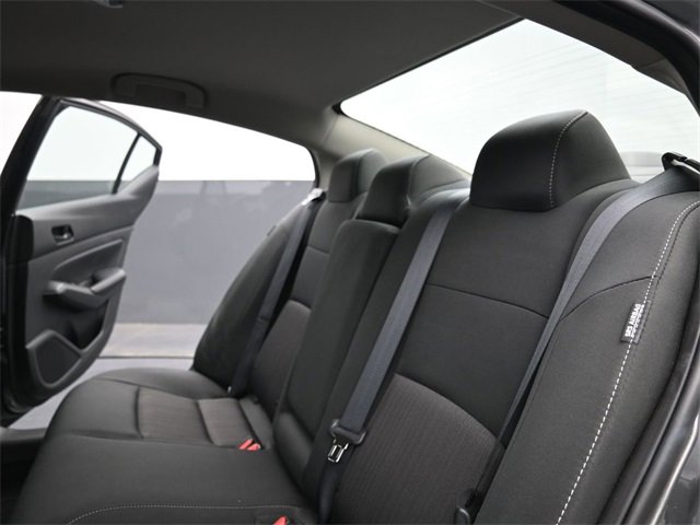 Used 2025 Nissan Altima 2.5 SV image 12