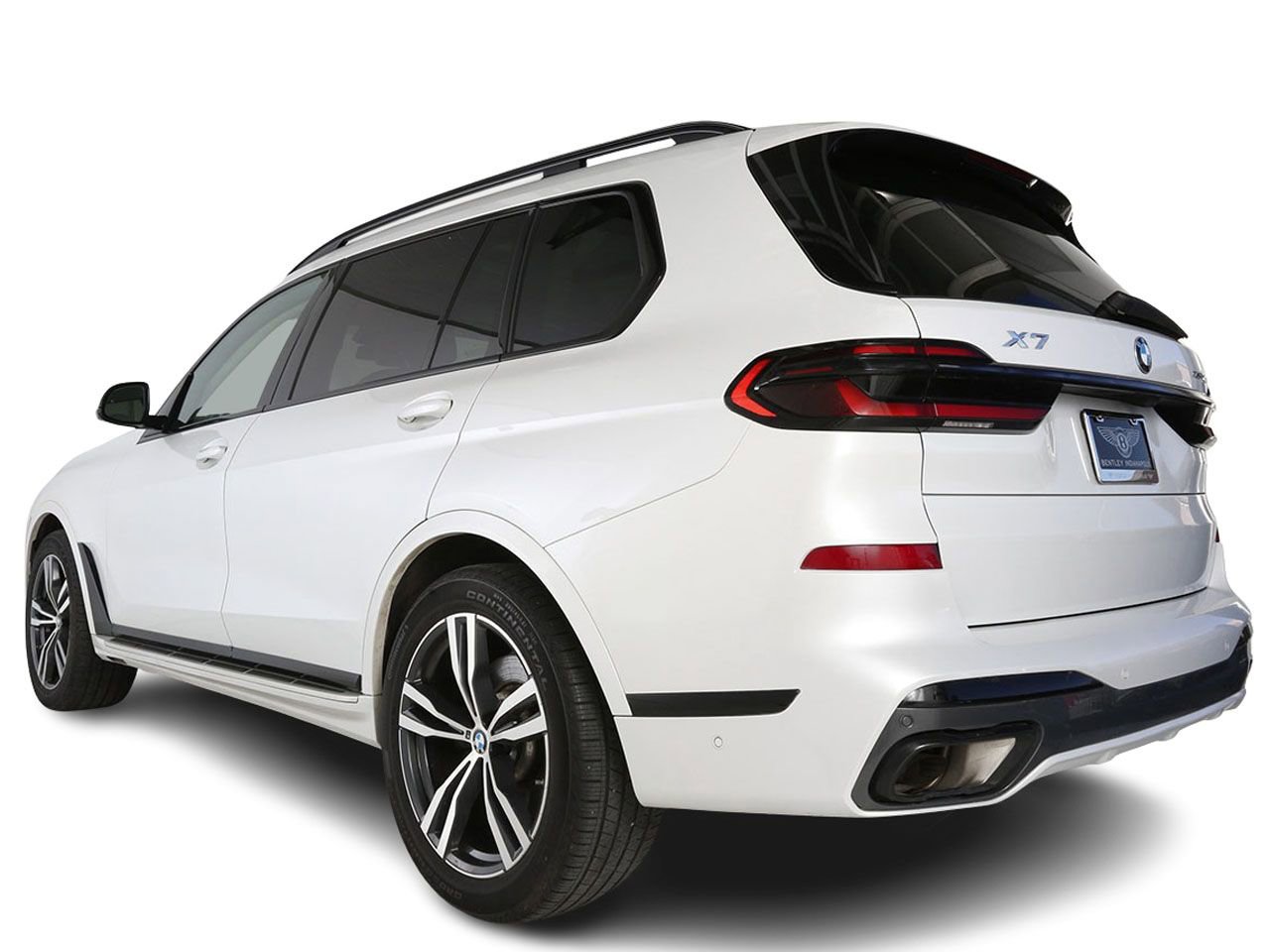 Used 2024 BMW X7 xDrive40i w/ Executive Package image 3