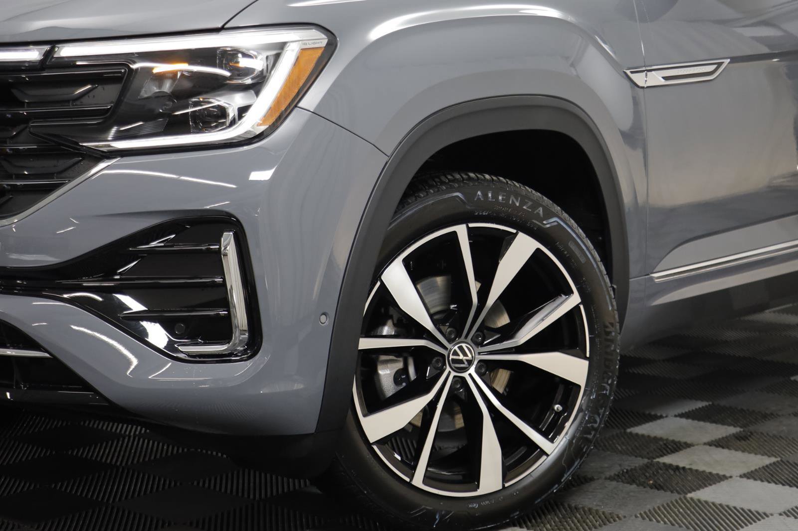 New 2026 Volkswagen Atlas Cross Sport SEL Premium R-Line image 3