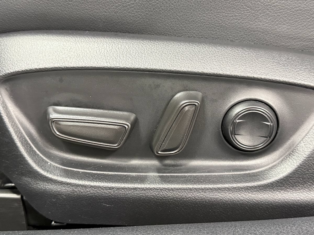 Used 2024 Toyota Camry SE FWD image 23