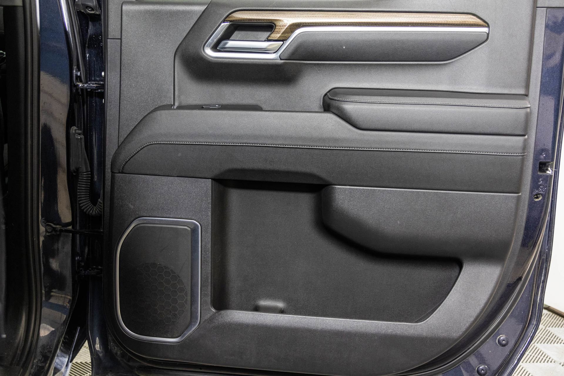 Used 2023 Chevrolet Silverado 1500 LT image 42