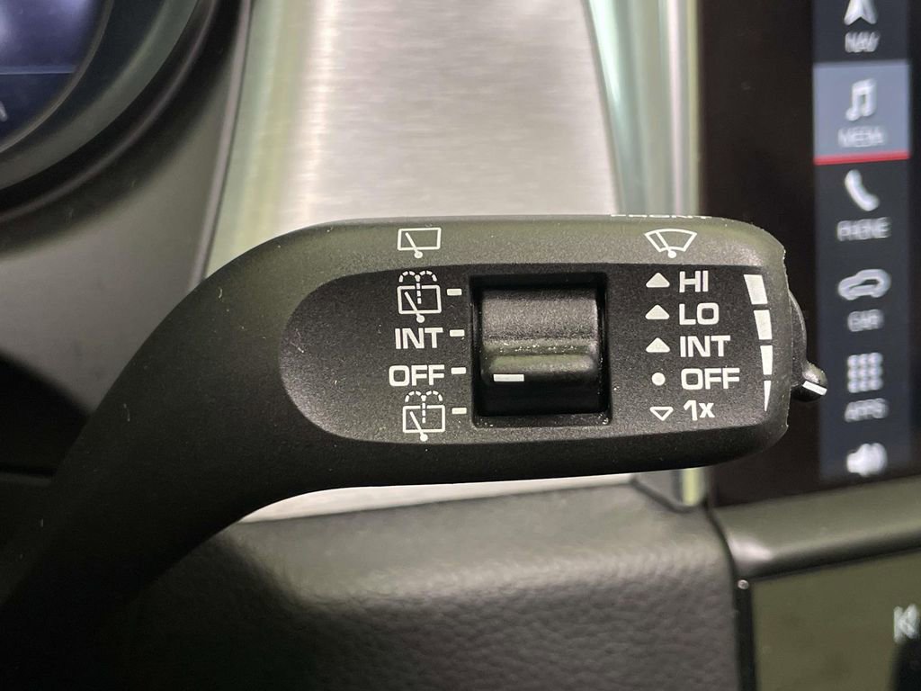 Certified 2023 Porsche Macan image 41