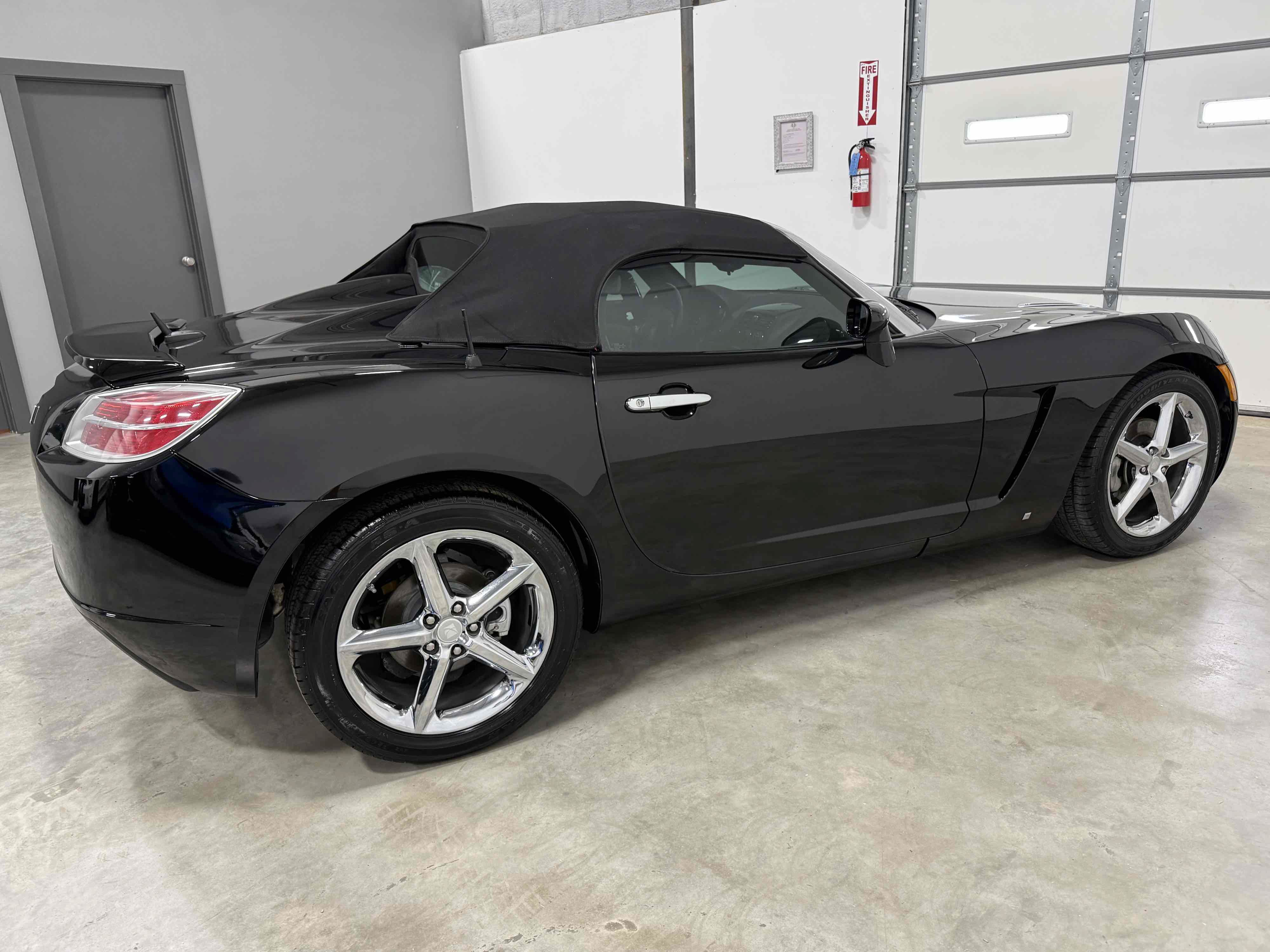 Used 2009 Saturn Sky w/ Premium Trim Package RWD image 28