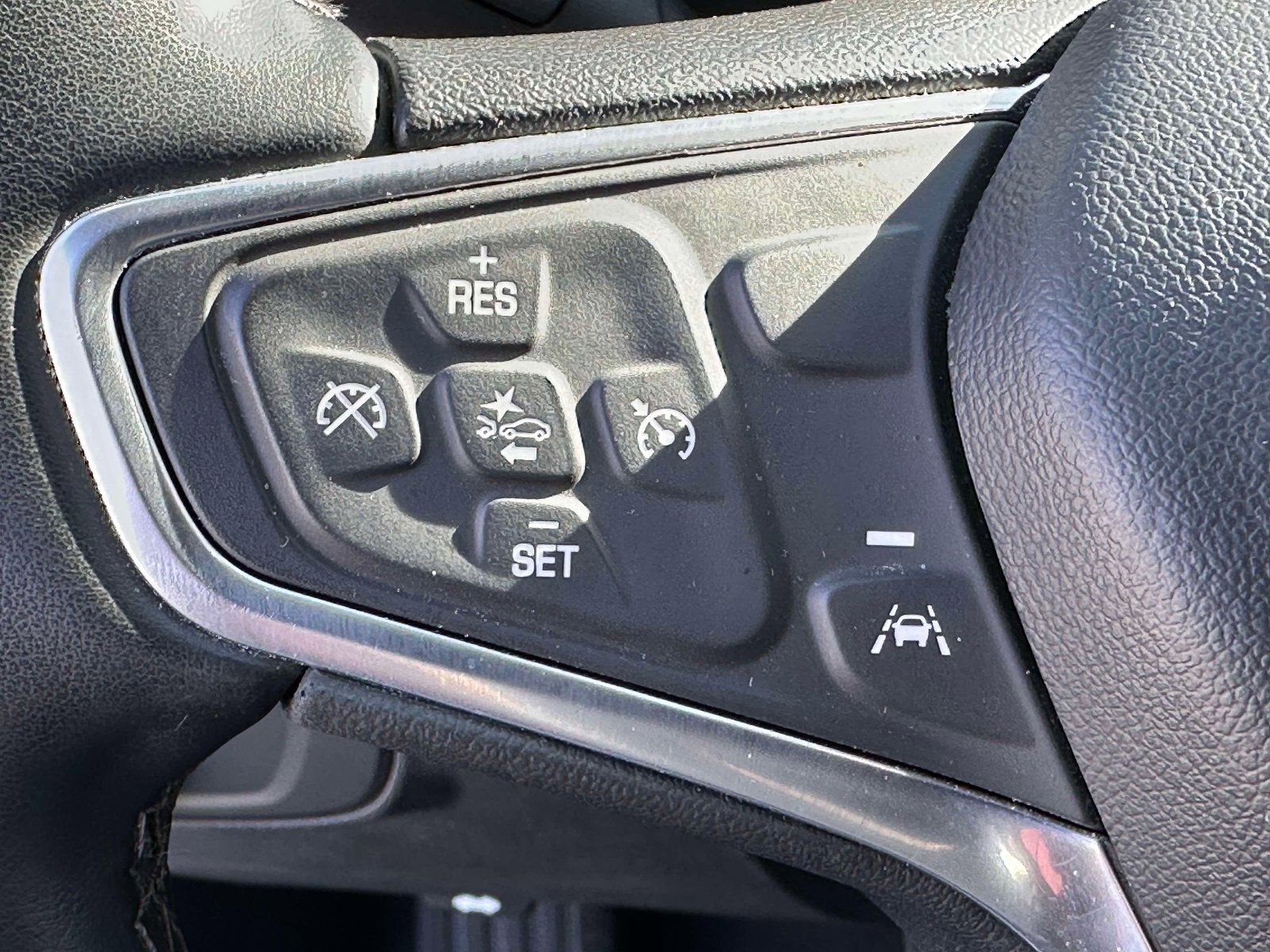 Used 2023 Chevrolet Equinox LT image 18